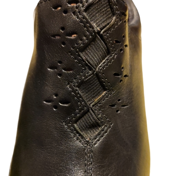 Clarks Clogs - Picture 4 of 7